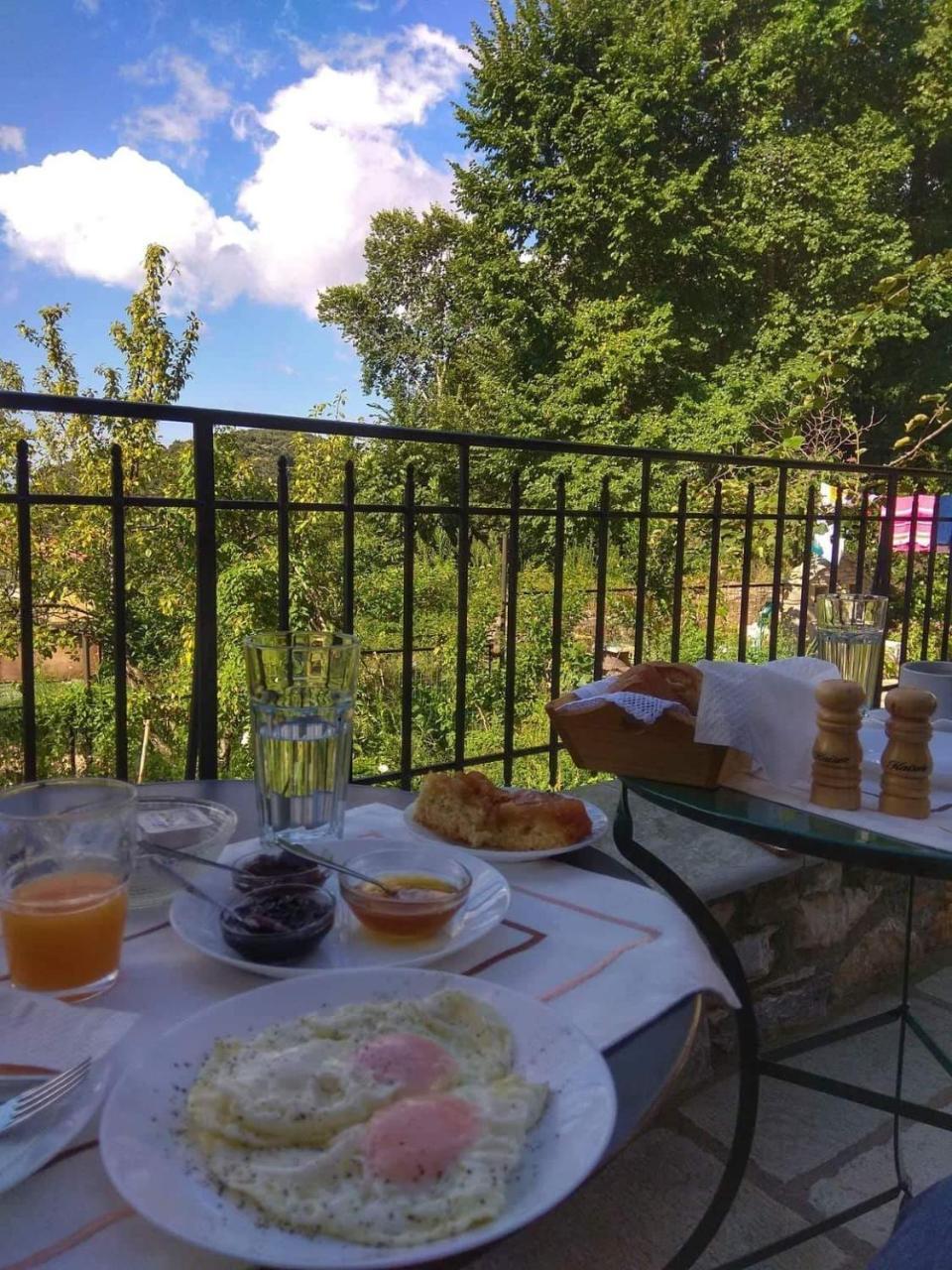 Sabouko Guest House วิซิตซา ภายนอก รูปภาพ